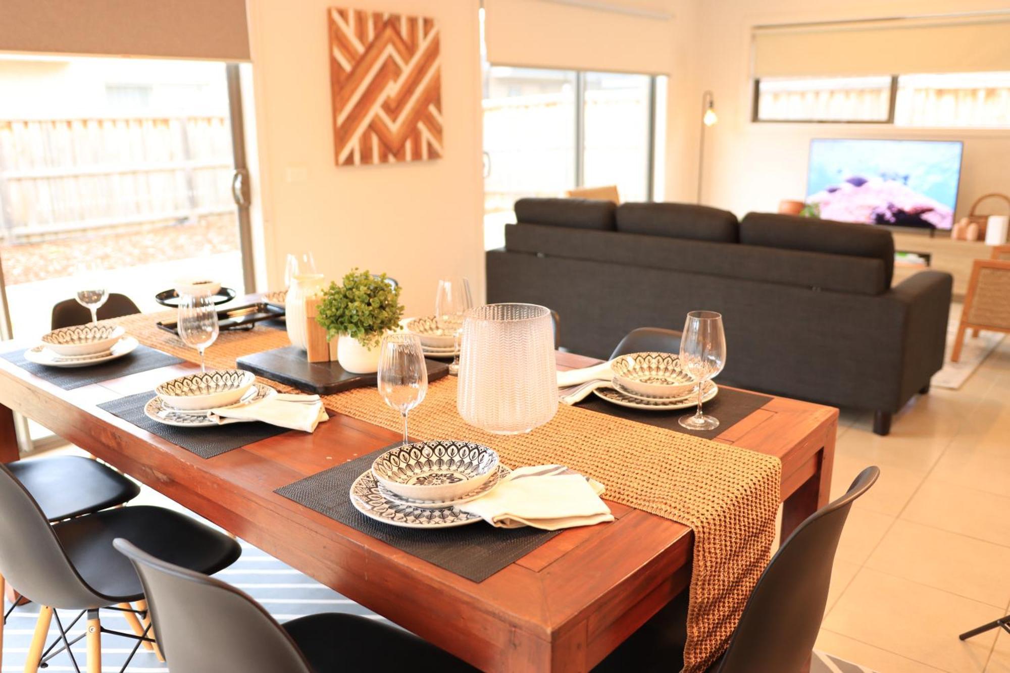 Melbourne Holiday House For 15 Peoples In Sanctuary Lake Point Cook Eksteriør bilde